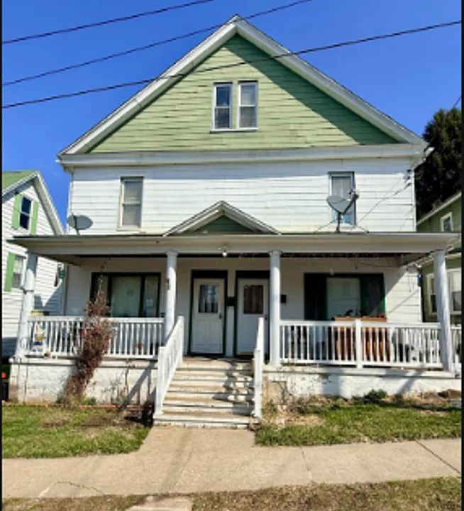 68 Maple Ave