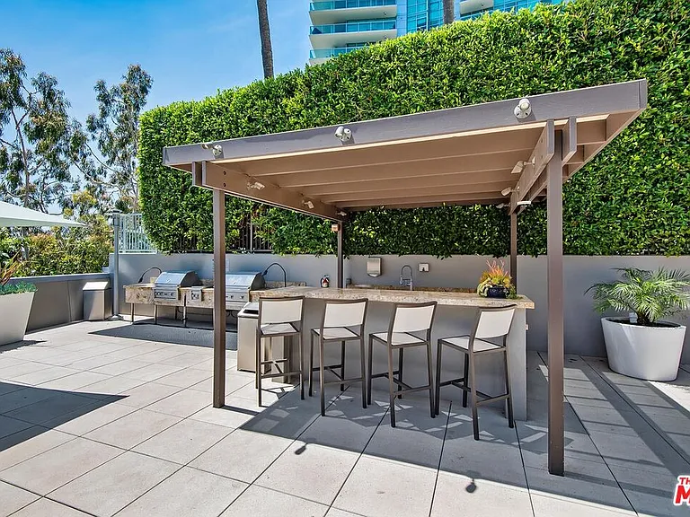13650 Marina Pointe Dr #1706 — Photo 36