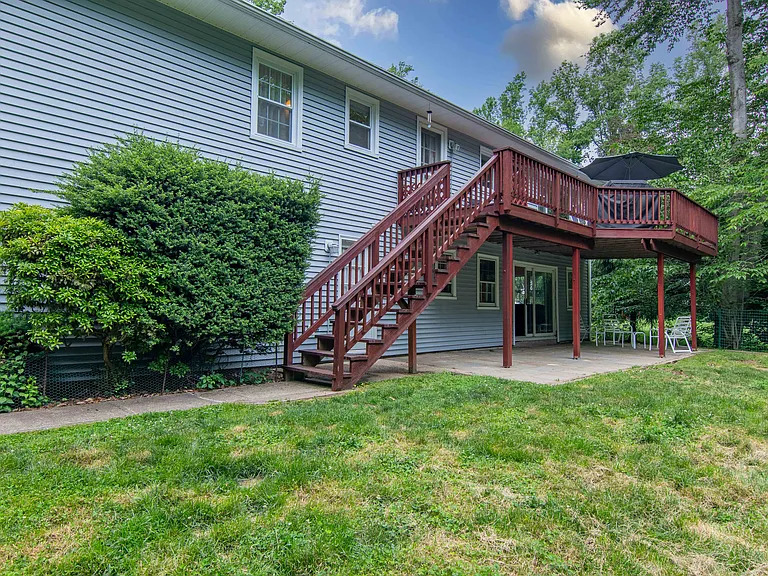 113 Dogwood Ln — Photo 15