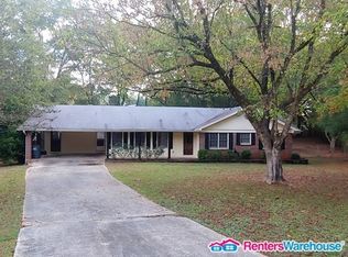 204 Edith Ln, Lilburn, GA 30047