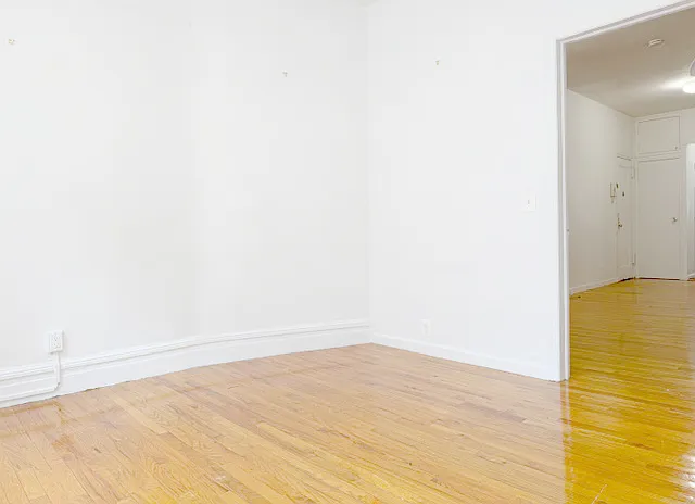 229 E 25th St #1B — Photo 6