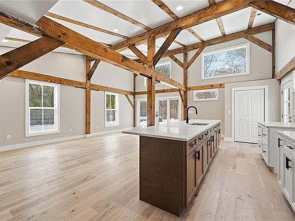 2nd image of 1935 Matunuck School House Rd