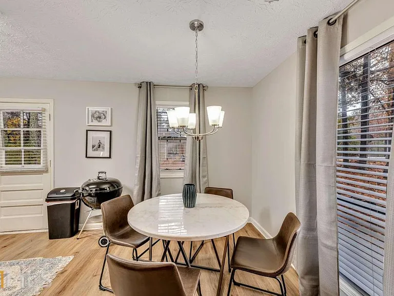 210 Booth Rd SW #B — Photo 5