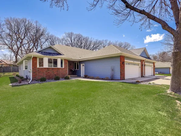 7019 24th St N, Oakdale, MN 55128