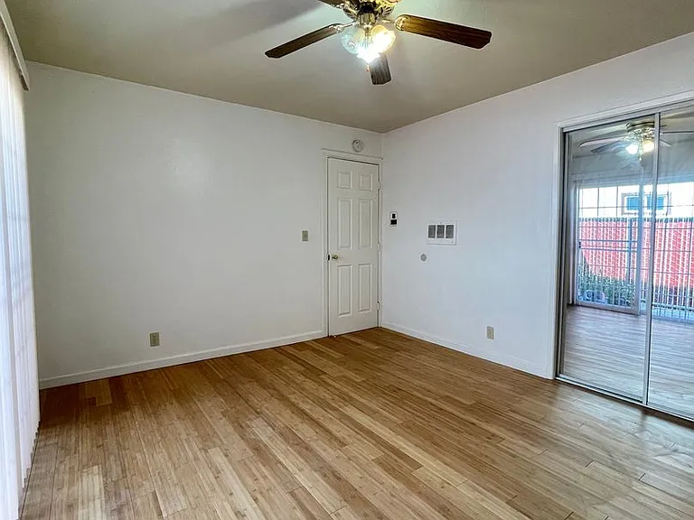 632 E Olive Ave — Photo 4