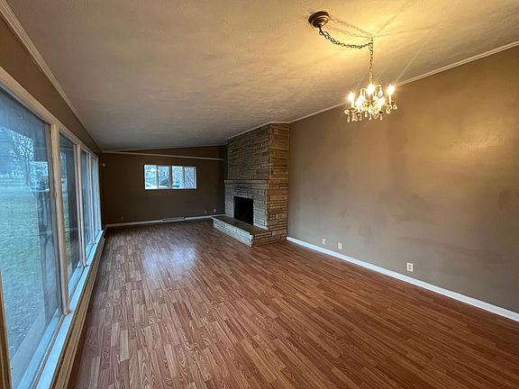 3rd image of 303 Northshore Blvd