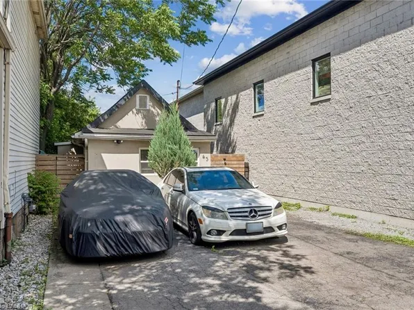 43 Whitfield Ave, Hamilton, ON L8L 4B5
