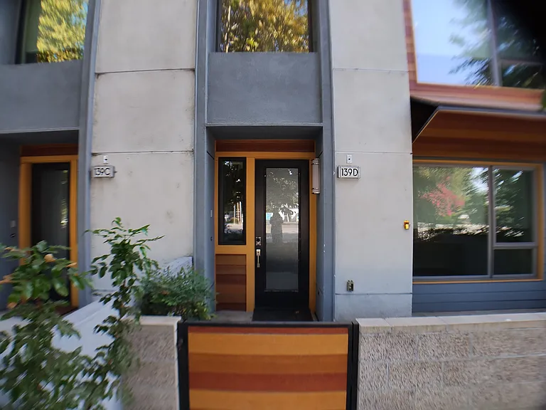 139 W Live Oak Ave #D — Photo 7