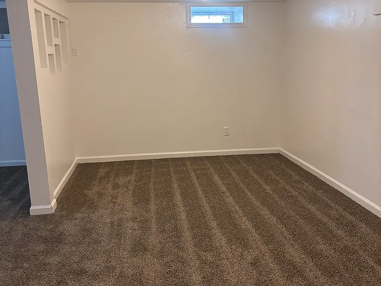 Crescent Dr — Photo 17