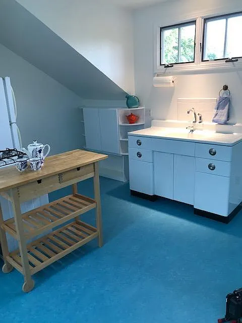 KITCHEN AREA