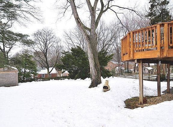 4th image of 620 Blossom Dr