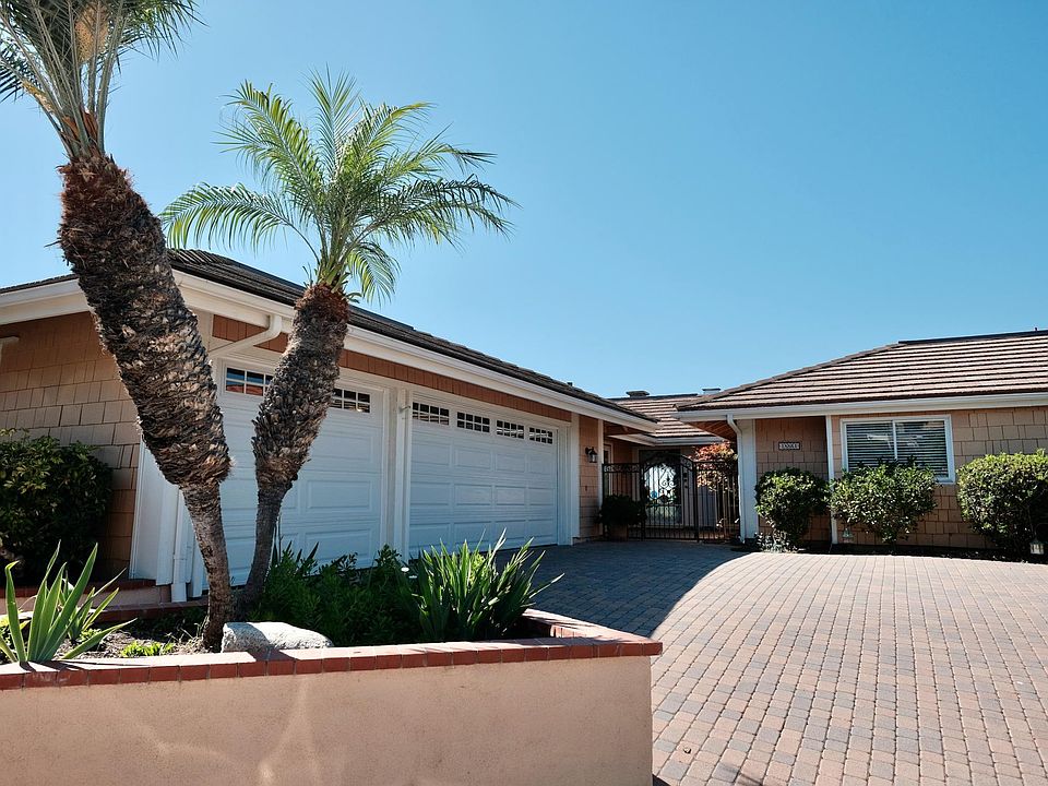 Front Entry with Beautiful Hardscape