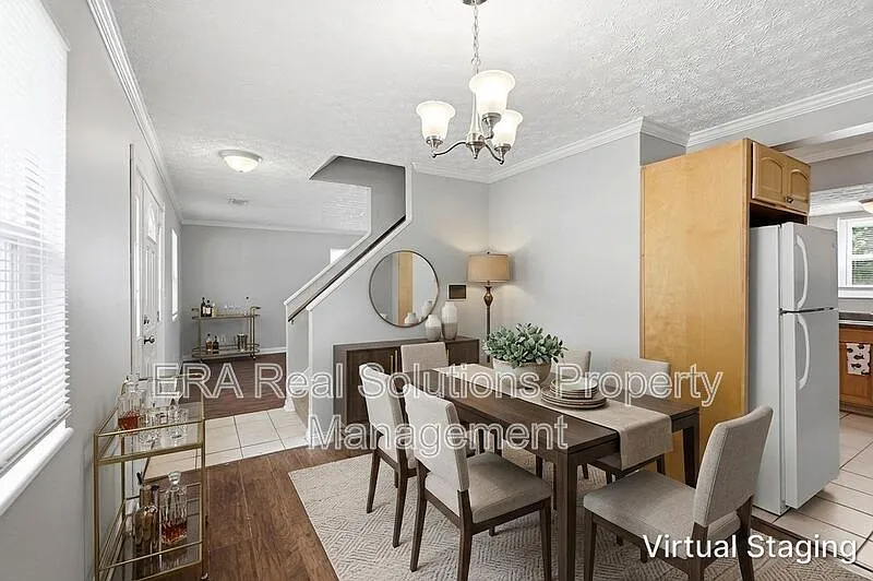 4 bed, 1.5 bath, 1288 sqft, $1,900 — Photo 2