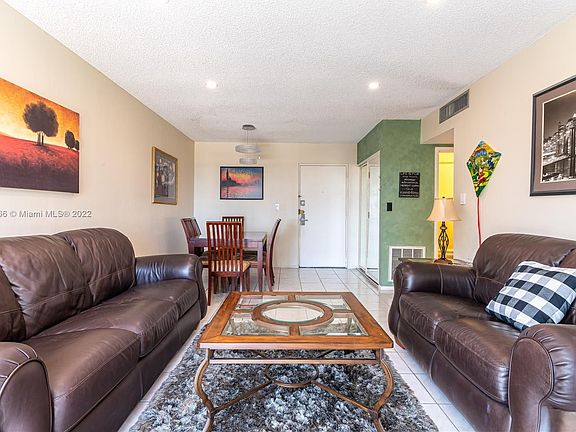 4th image of 17560 Atlantic Blvd APT 502-2