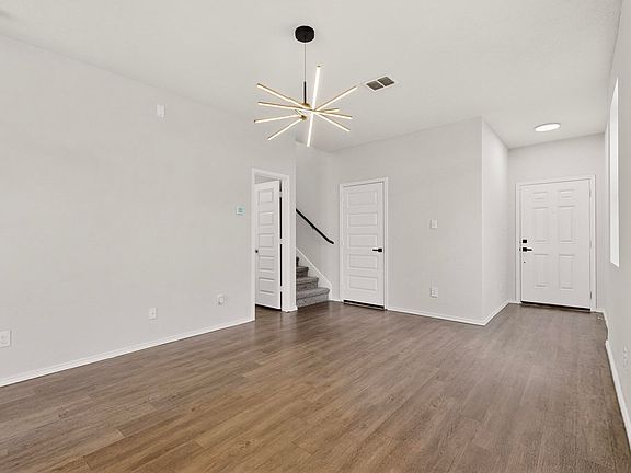 5th image of 10422 Green Lake Dr