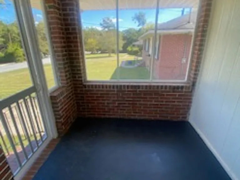 4025 Acacia Dr — Photo 3