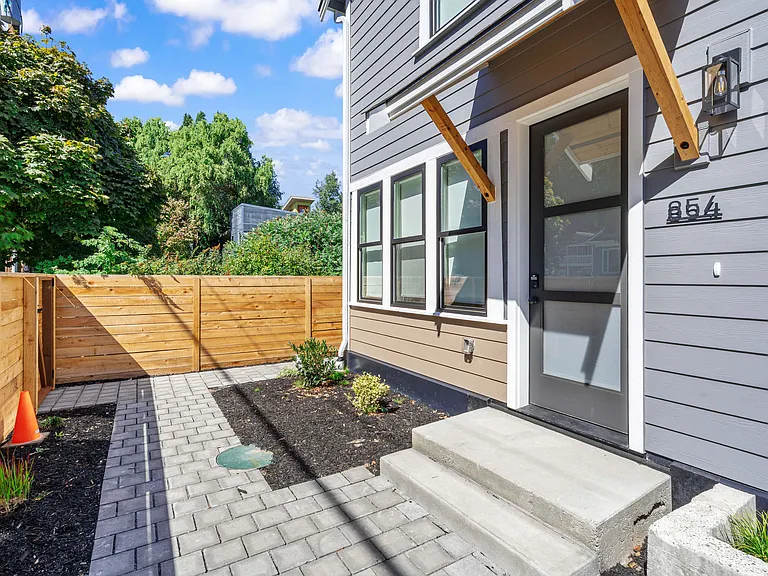 854 S Donovan St — Photo 13