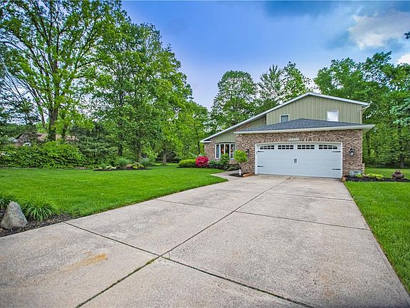 4th image of 19565 Bennington Dr