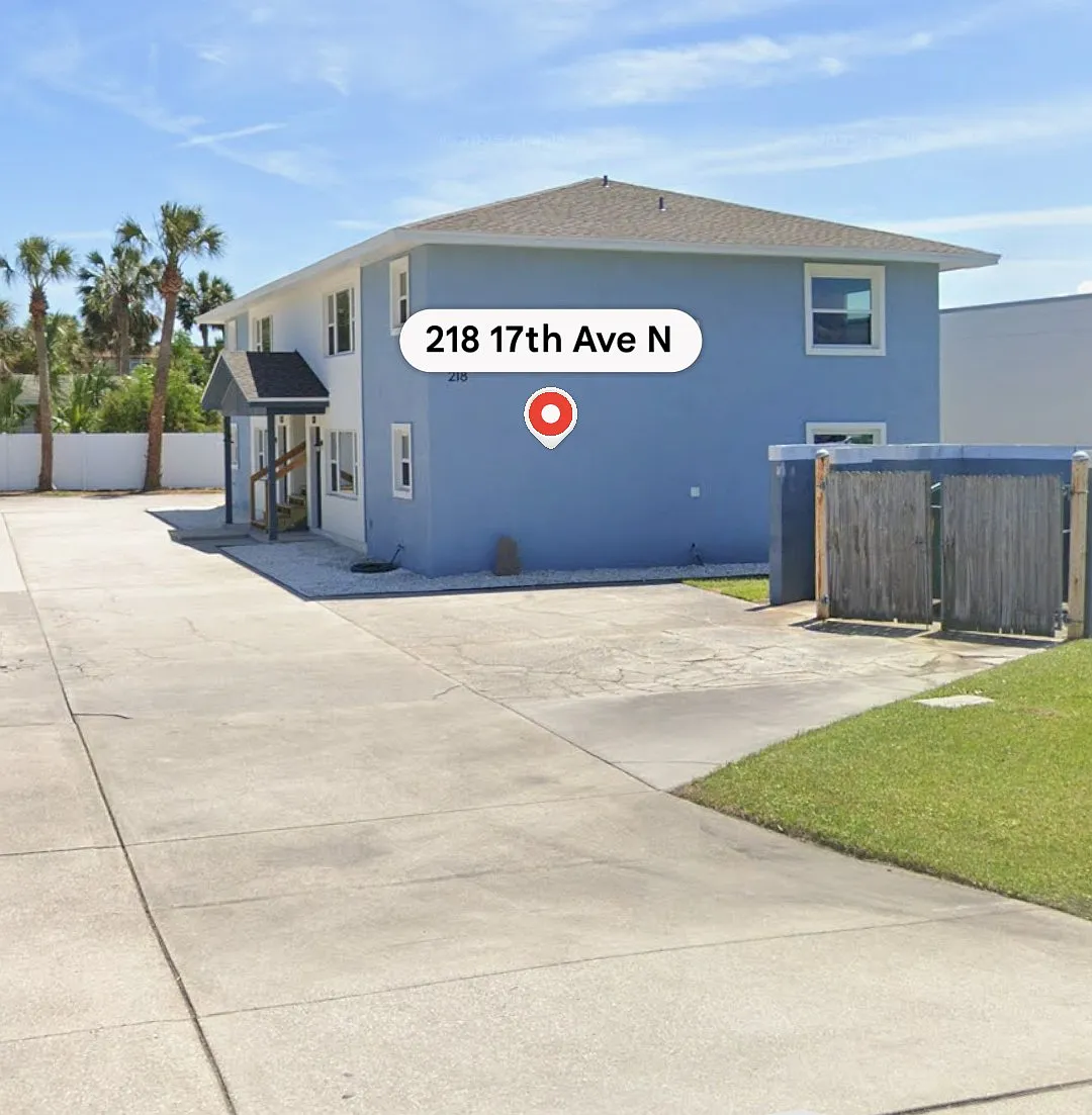 Building Photo - 218 17th Ave N #101