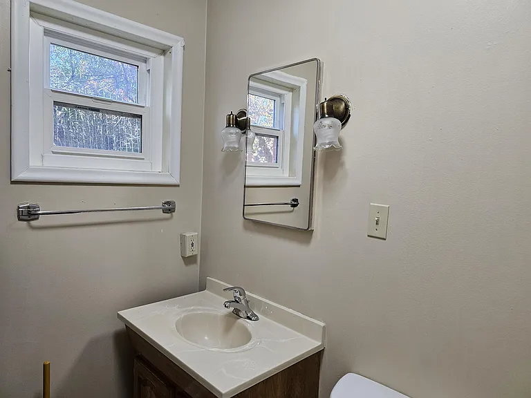 282 S Glenwood St — Photo 8