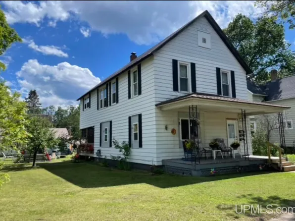 603 Minnesota Ave, Gladstone, MI 49837