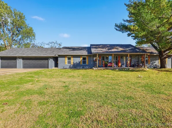 206 N Will Rogers Loop E, Oologah, OK 74053