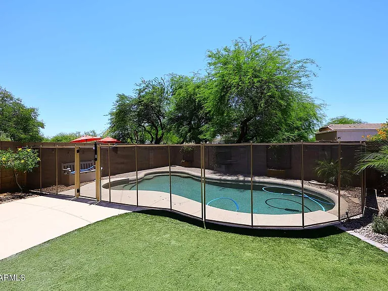 4517 E Melinda Ln — Photo 37