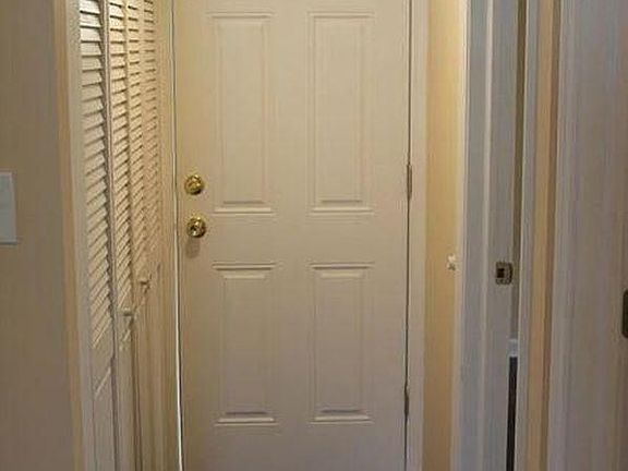 3rd image of 900 Tiller Ave #B