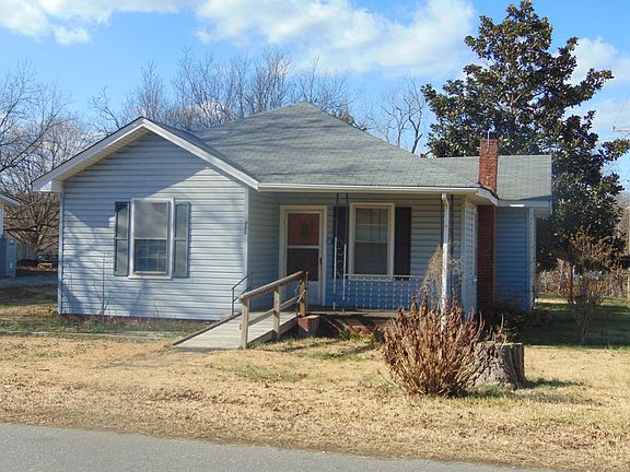 2nd image of 995 Smyre Dr
