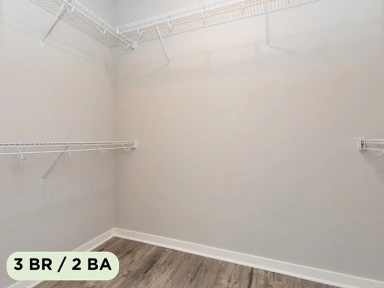 1360 SE Bishop Dr — Photo 11