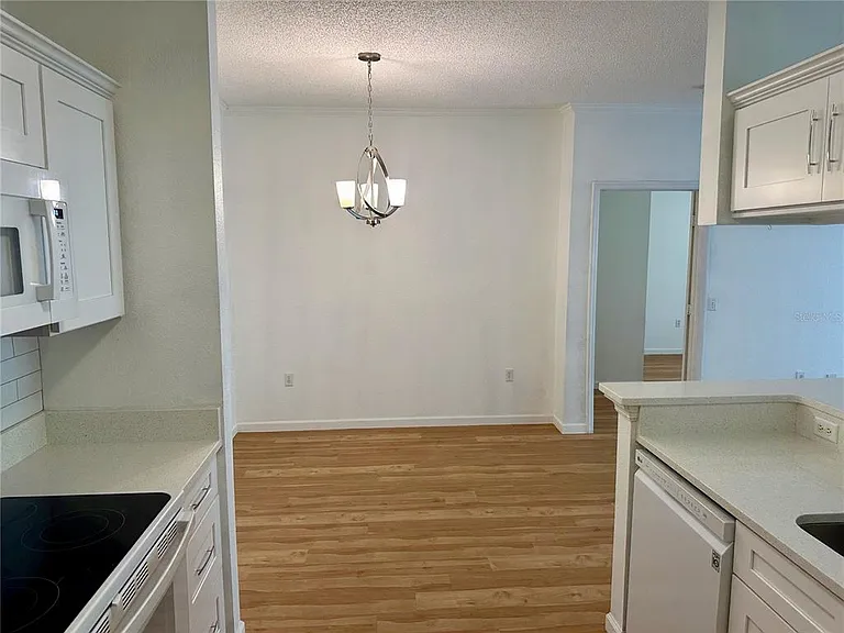624 Arbor Lakes Cir #624 — Photo 9