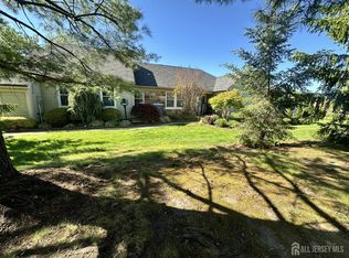 67 Yorkshire Dr, Monroe Township, NJ 08831