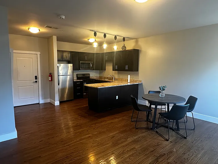 700 New St #102 — Photo 9