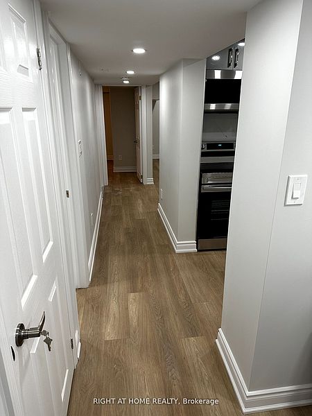 Ajax House for rent - 1 Bedroom — photo 9