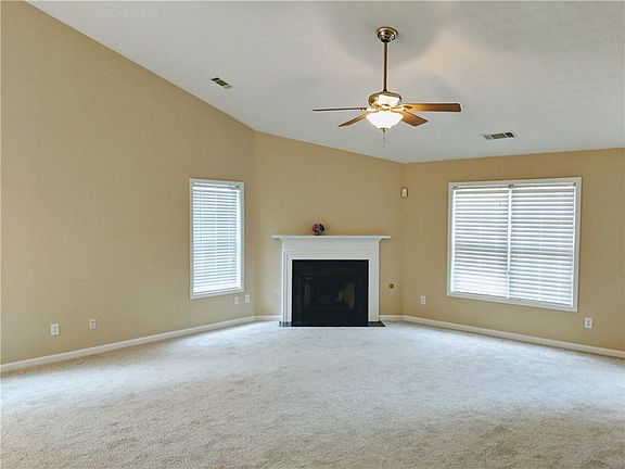 3rd image of 100 Kentshire Pl