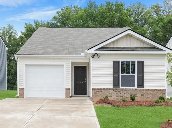 223 Deskin Ln, Fountain Inn, SC 29644