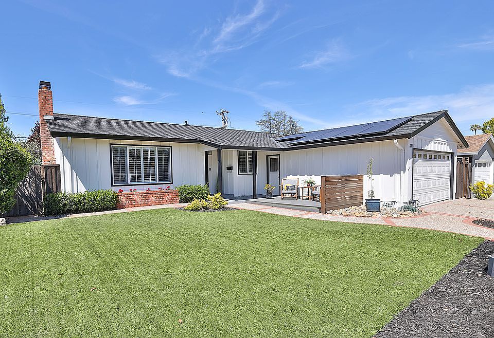 2nd image of 1431 Bouret Dr