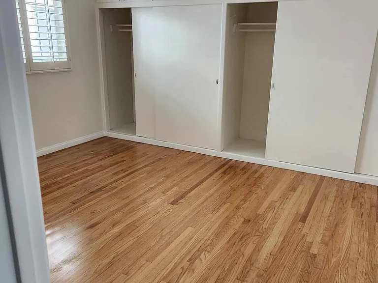 1261 E 1st St #7 — Photo 13