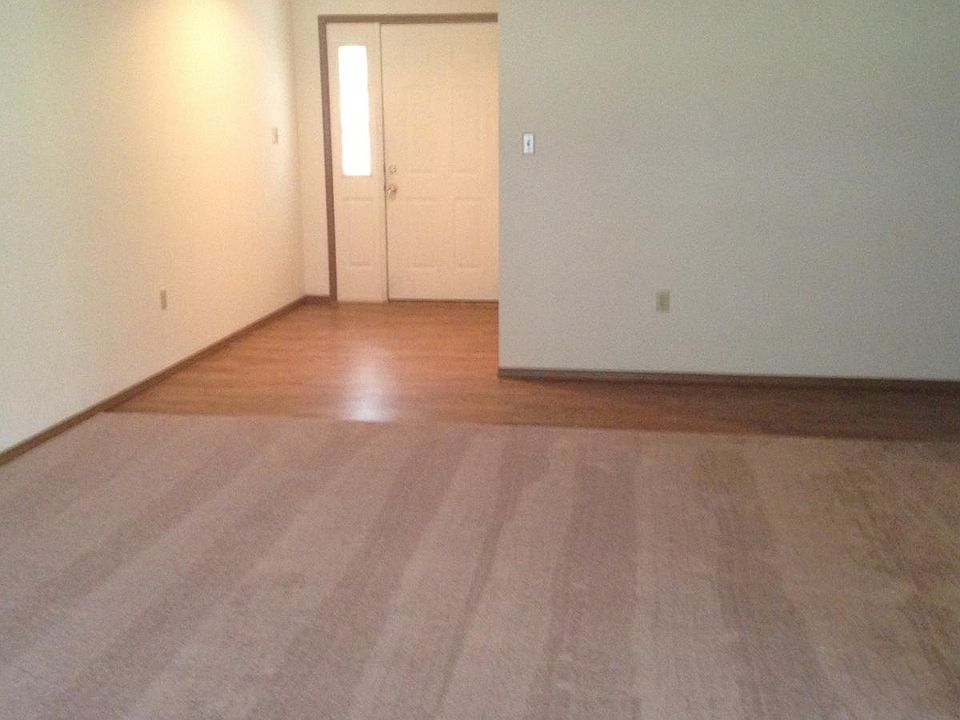 2nd image of 57 Goldenwood Ln #B