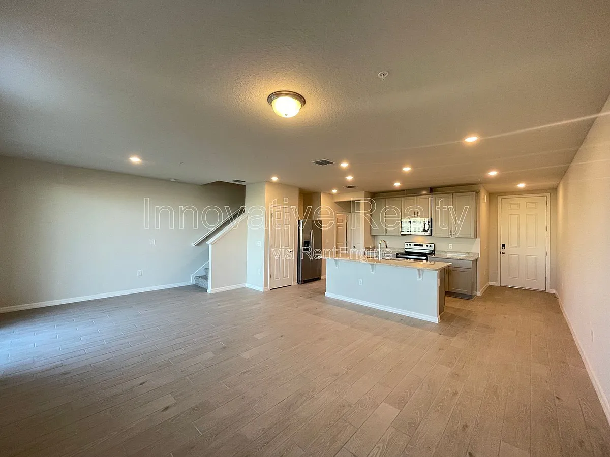 Building Photo - 2548 Sweet Viburnum Way