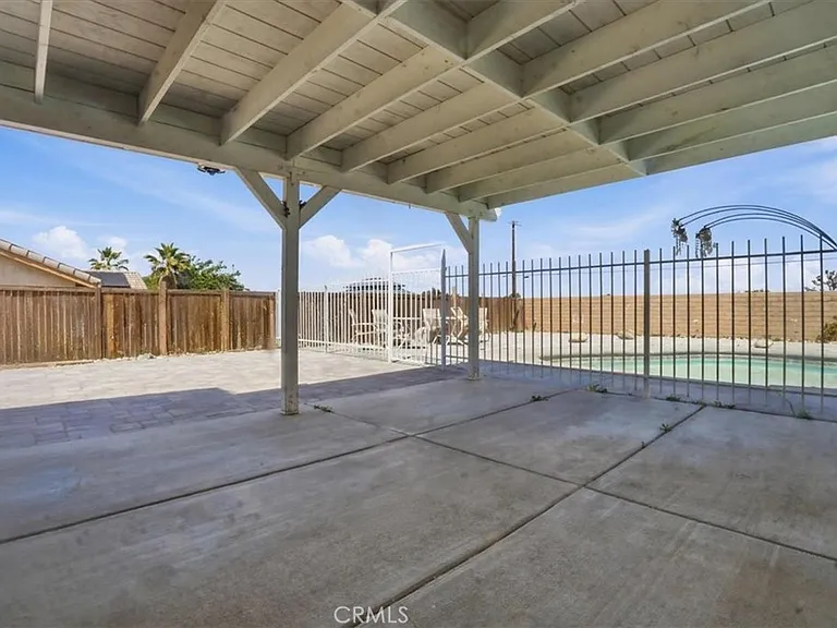 8541 Dove Creek Trl — Photo 32