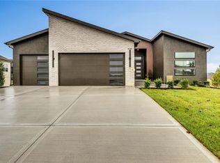 8309 NW 90th St, Kansas City, MO 64153