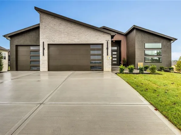 8309 NW 90th St, Kansas City, MO 64153