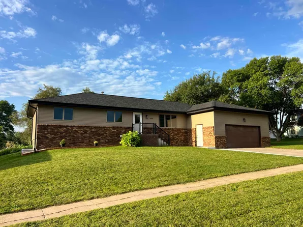 1603 Sheridan Dr, Norfolk, NE 68701