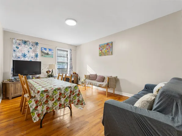 1670 Longfellow Avenue image 7 of 17