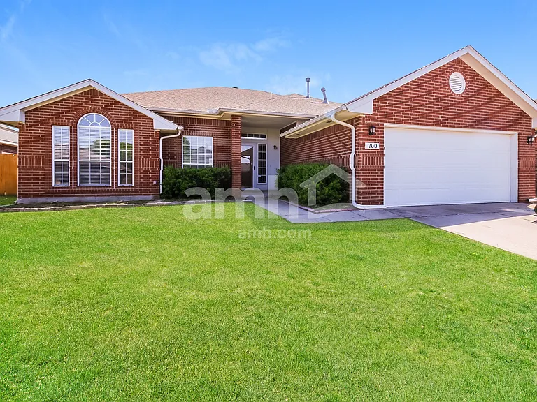 700 SW 156th Pl — Photo 1