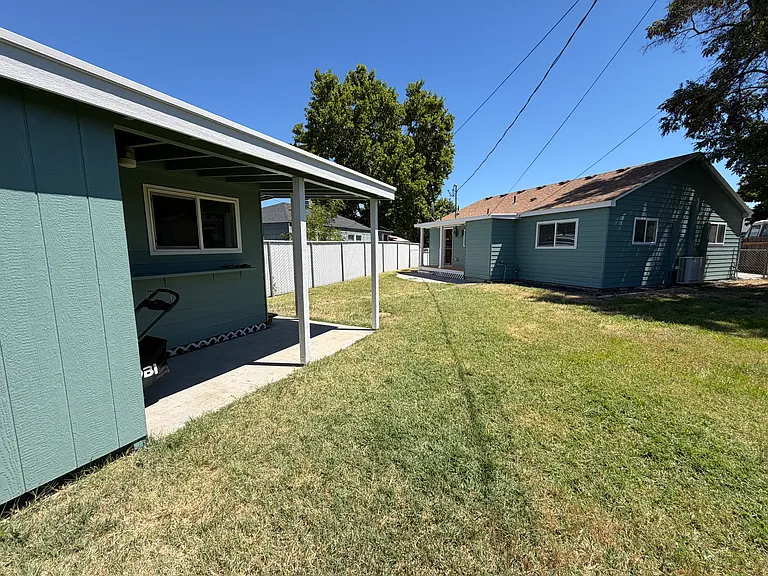 809 Stanton Ave — Photo 19