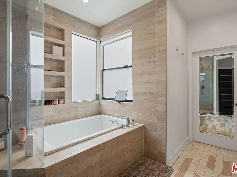 12911 Bluff Creek Dr — Photo 19
