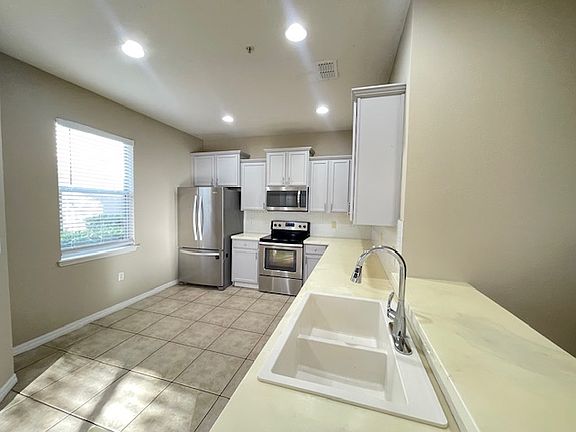 4th image of 2216 Betsy Ross Ln