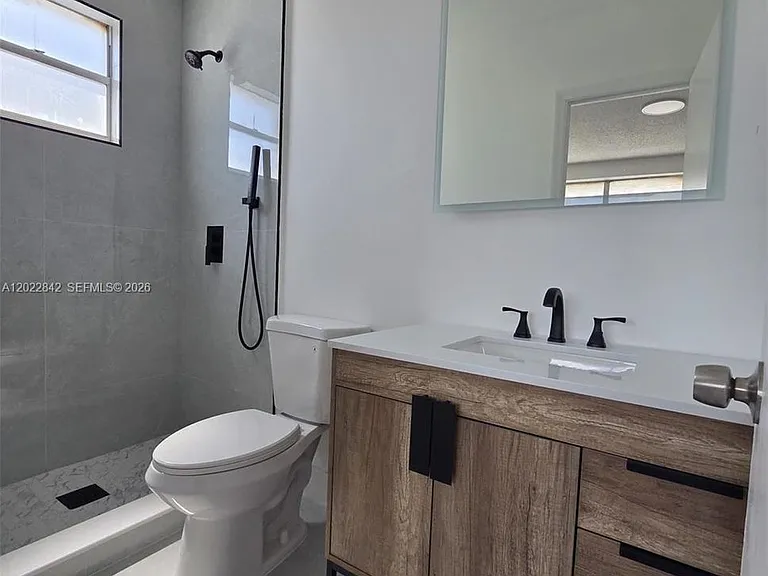 1104 W 44th St #87 — Photo 16
